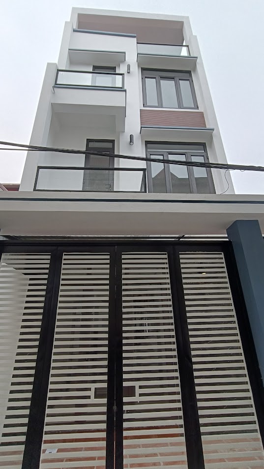 Bán nhà Trung Tâm Thanh Trì. Ô tô vào nhà, vị trí đắc địa. 45mx5 tầng. nhỉnh 4 tỷ