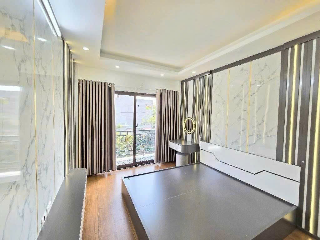 B.ÁN NH.À: TT THANH TRÌ. 10M Ô TÔ ĐỖ CỔNG. MẶT TIỀN RỘNG. 55Mx4T. HƠN 5 T/Ỷ.