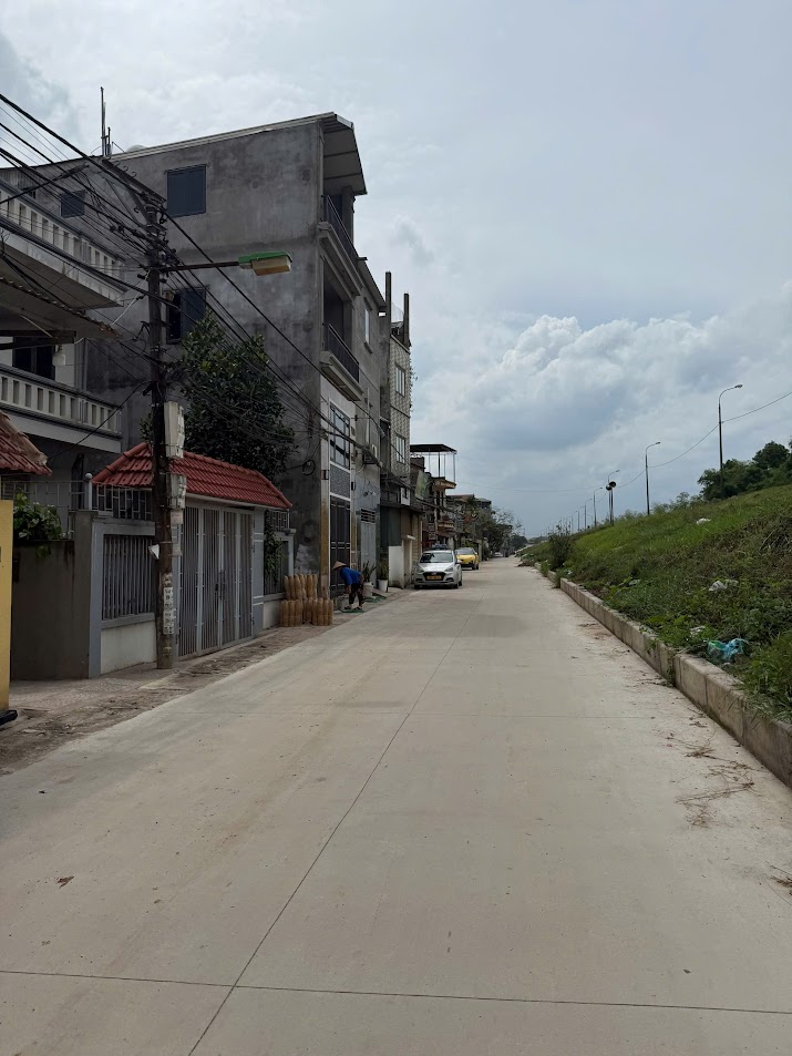 BÁN ĐẤT ĐÔNG MỸ THANH TRÌ. Ô TÔ ĐỖ CỔNG. DT 50M, MT = MH = 4.56M. HƠN 3 T/Ỷ