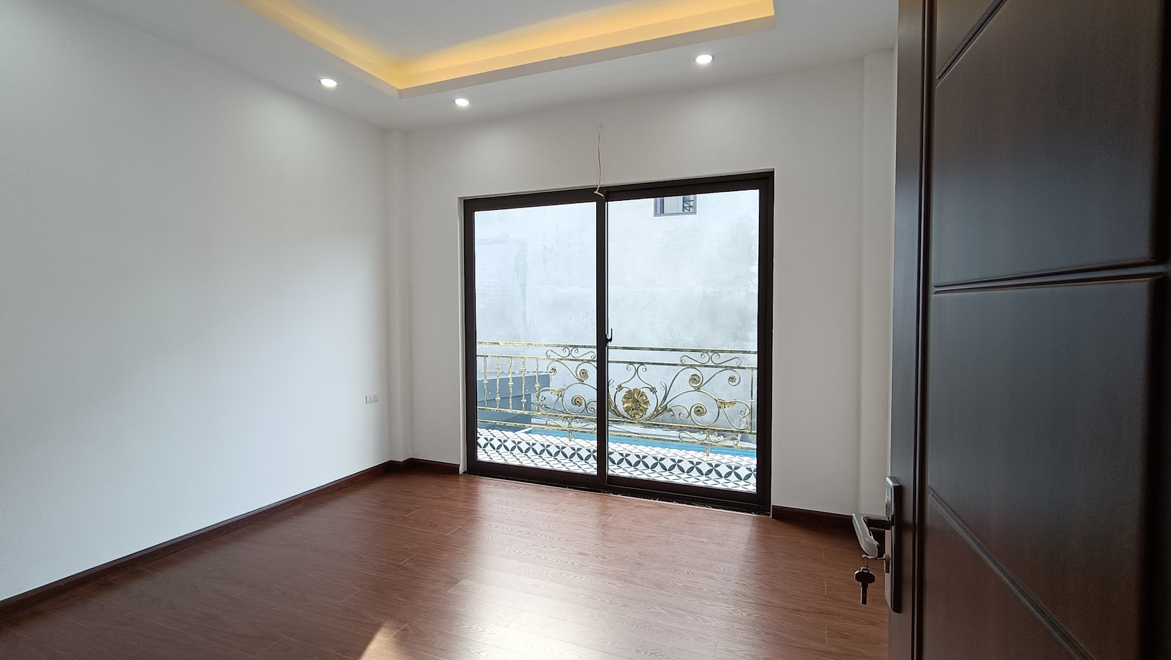 BÁN NHÀ KHU ĐẤU GIÁ ĐÔNG MỸ. Ô TÔ ĐỖ CỬA, THOÁNG 2 MẶT. DT 55Mx4T. HƠN 5 TỶ.