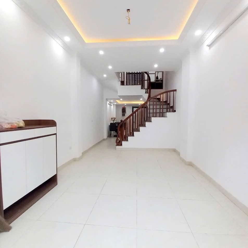 BÁN NHÀ VĨNH QUỲNH THANH TRÌ. GẦN Ô TÔ, TIỆN ÍCH NHIỀU. 50M, 5 TẦNG, NHỈNH 5 TỶ