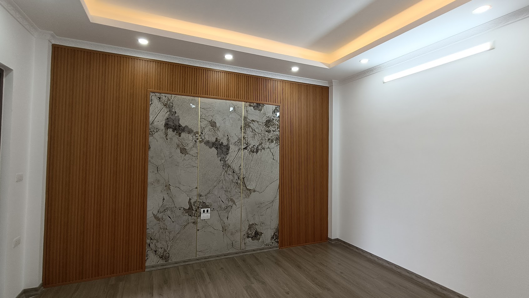 BÁN NHÀ LIÊN NINH THANH TRÌ. Ô TÔ ĐỖ CỔNG, NHỈNH 4 TỶ.