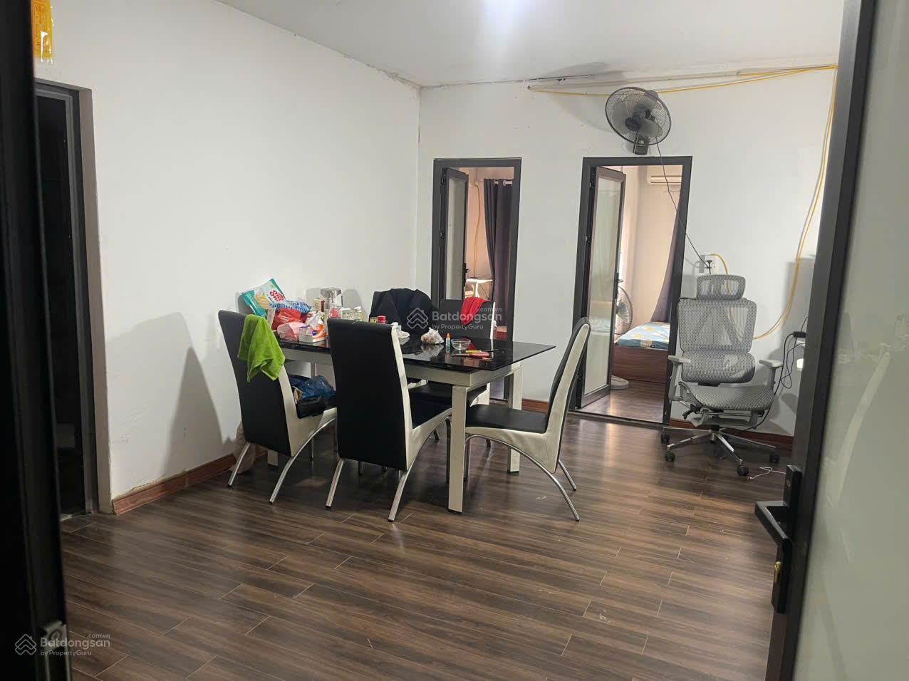 BÁN CĂN HỘ TẬP THỂ B4 NGHĨA TÂN, CẦU GIẤY. 75M, 3 NGỦ, NHỈNH 4 TỶ