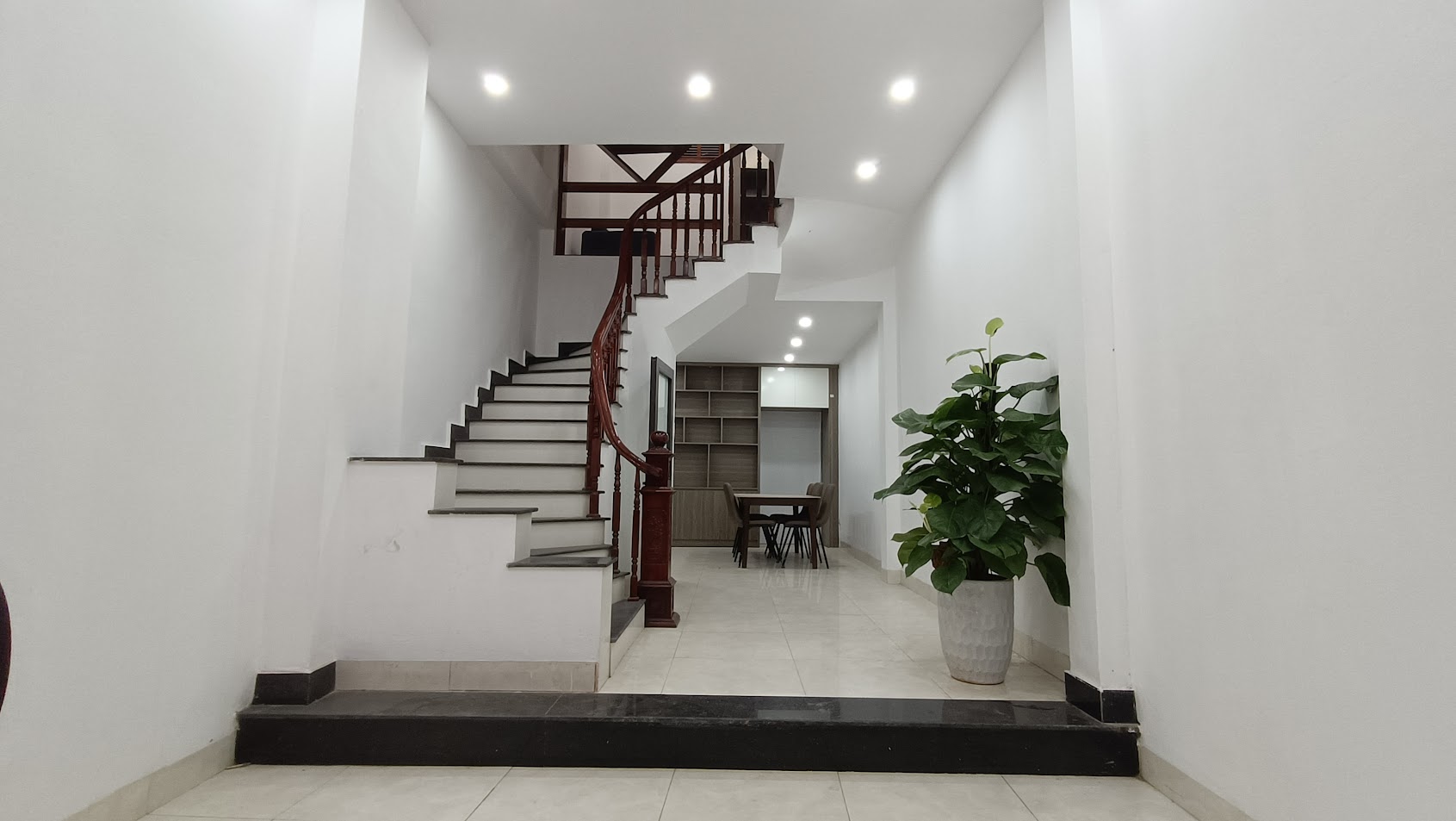 BÁN NHÀ CỔ ĐIỂN TỨ HIỆP - THANH TRÌ. VÀI BƯỚC Ô TÔ ĐỖ NGÀY ĐÊM, 36M, 4 TẦNG. 6 TỶ 95