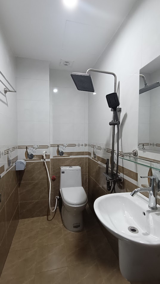 BÁN NHÀ LIÊN NINH THANH TRÌ. VÀI BƯỚC XE TẢI TRÁNH. 35M, 4 TẦNG. GIÁ 4 TỶ 95